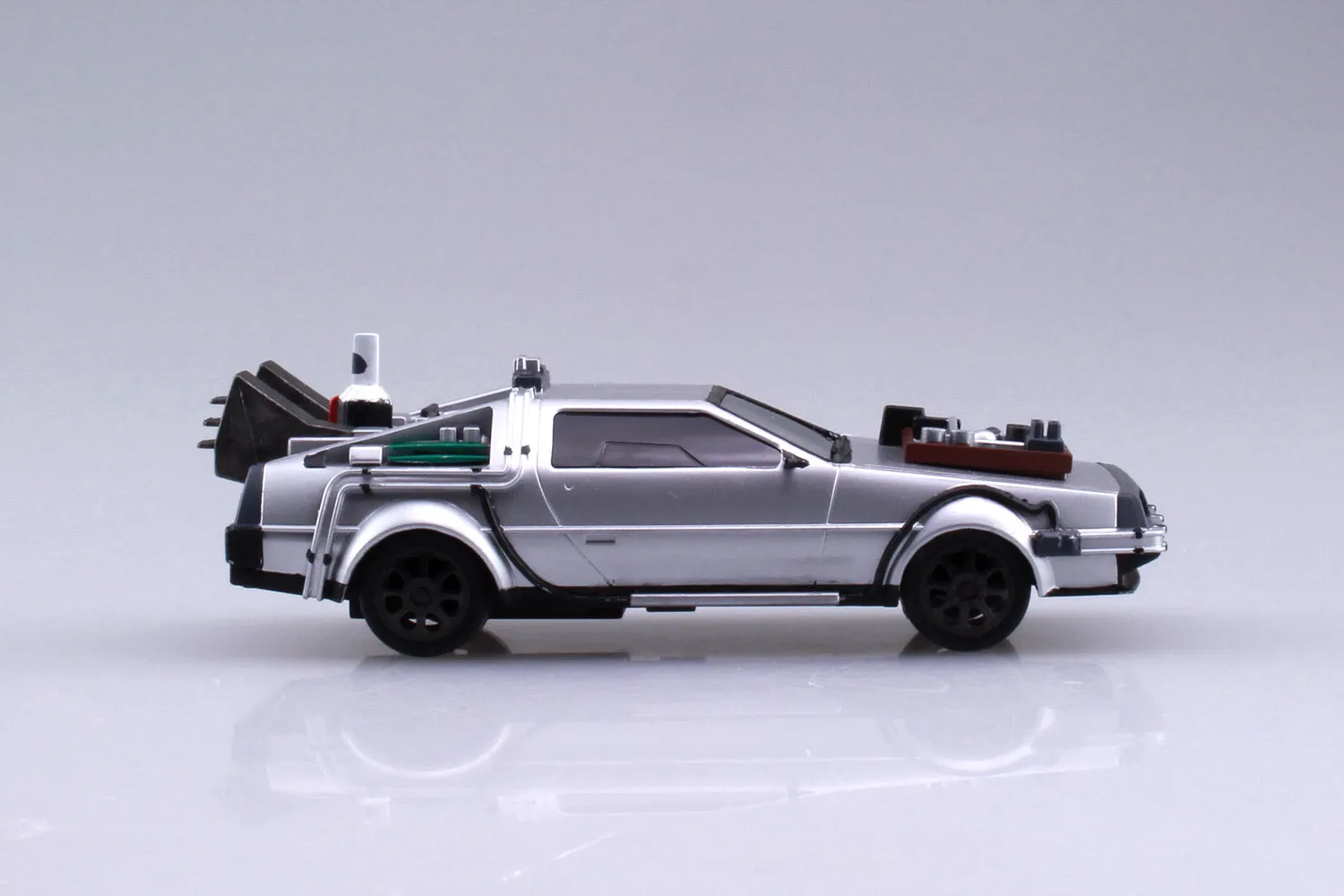 Aoshima - 1/43 Scale Back to the Future Part III: Delorean (Rail Road Version) Pull Back Model Kit