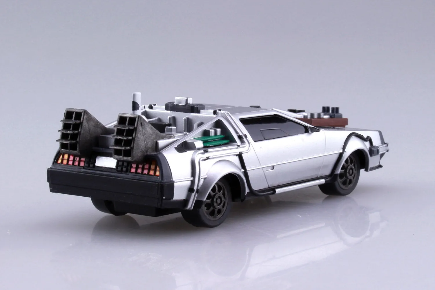 Aoshima - 1/43 Scale Back to the Future Part III: Delorean (Rail Road Version) Pull Back Model Kit