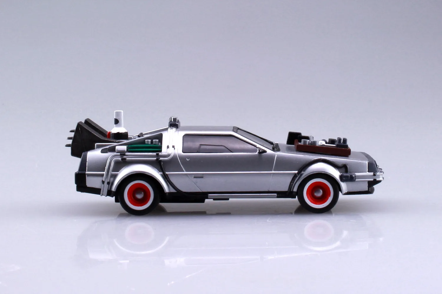 Aoshima - 1/43 Scale Back to the Future Part III: Delorean (Rail Road Version) Pull Back Model Kit