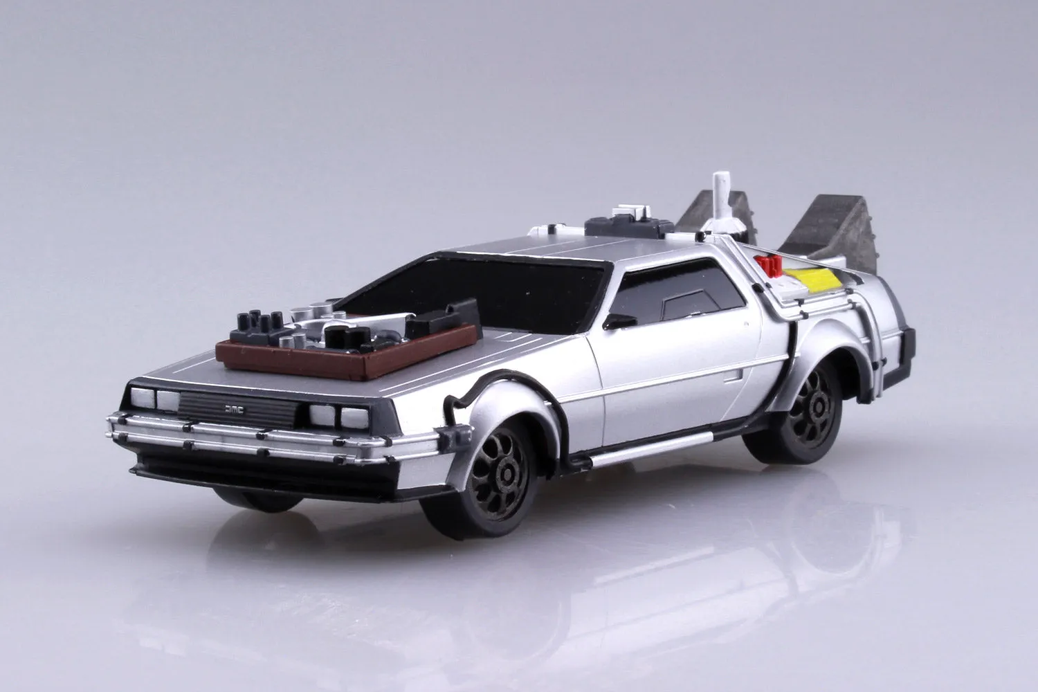 Aoshima - 1/43 Scale Back to the Future Part III: Delorean (Rail Road Version) Pull Back Model Kit