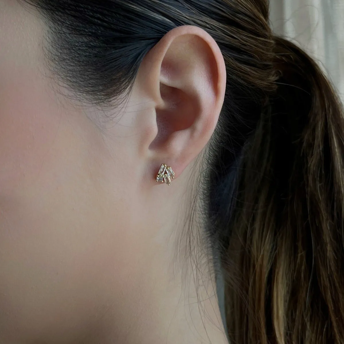 ASYMMETRIC GOLDEN STUDS