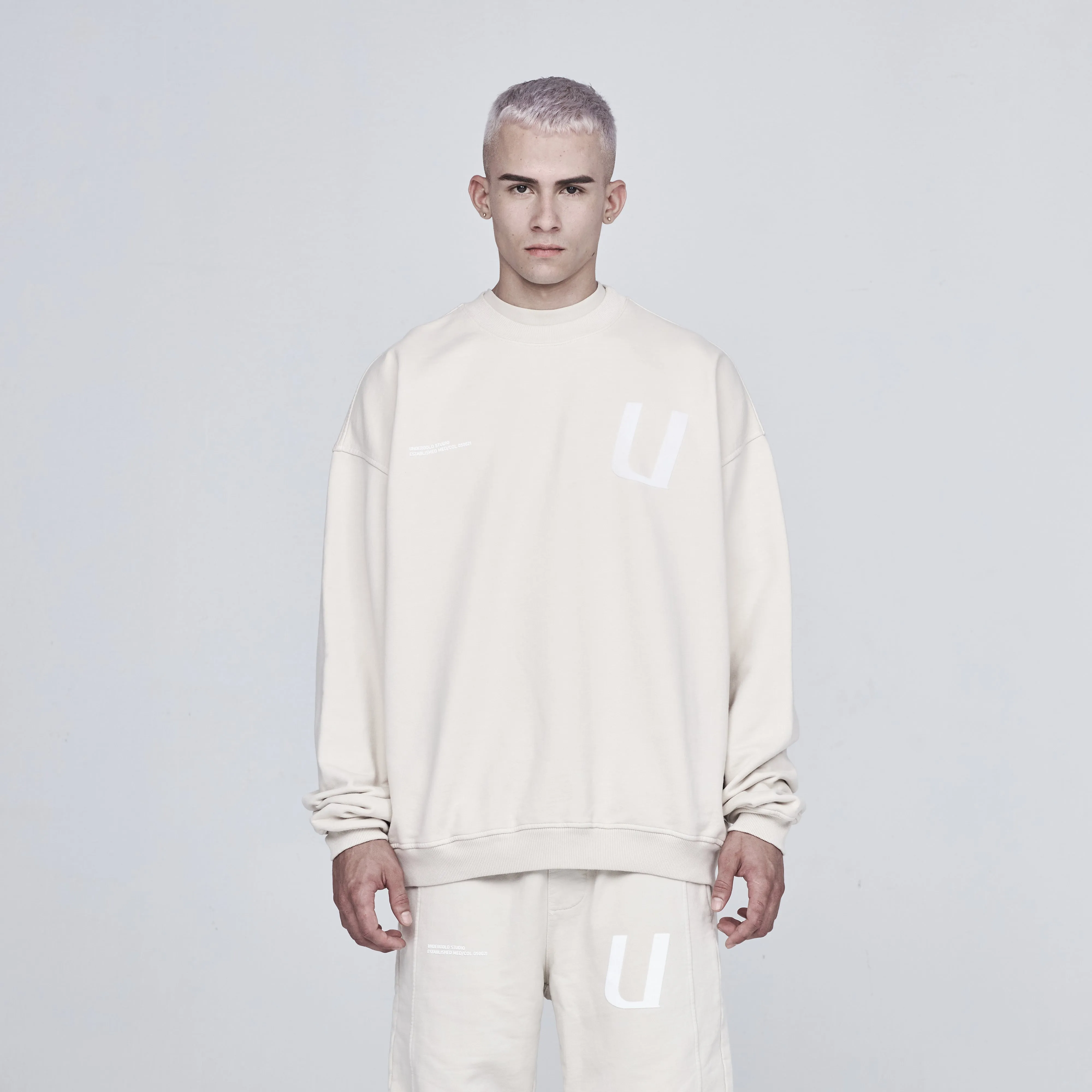 U Basics Crewneck Cream