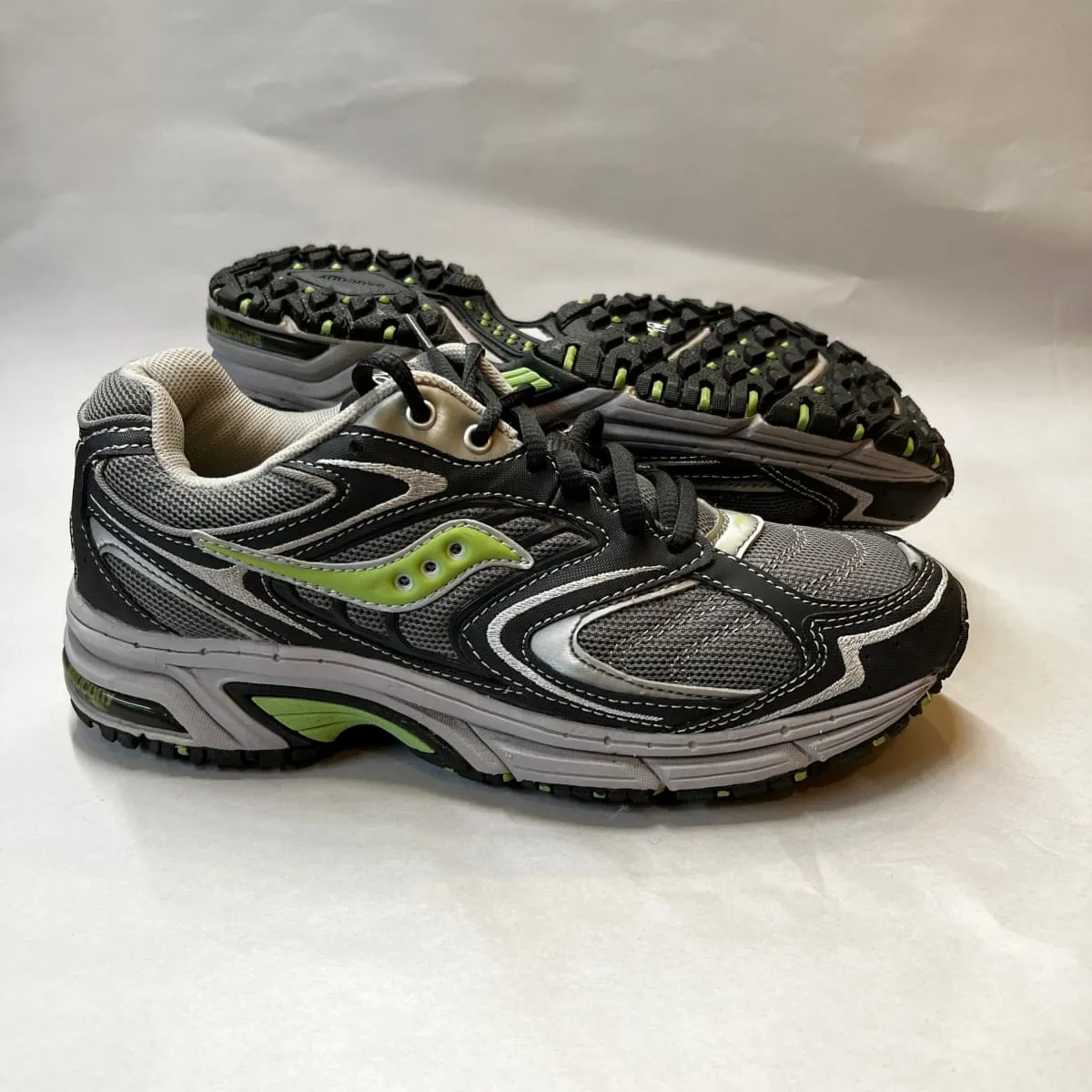 Women's Saucony •Ridge TR-Original• Trail Running Shoe - Gray/Green- Size 8M Preowned