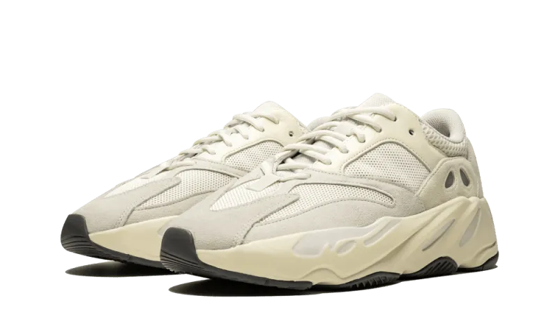 Yeezy 700 Analog